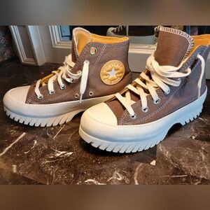 Converse Women's High-Top Sneakers - Brown and White